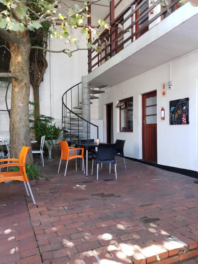 Zebra Crossing Backpacker Hostel Cape Town Exterior photo